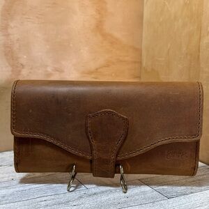 EUC Saddleback Leather Co Trifold Rustic Brown Tobacco Leather Wallet